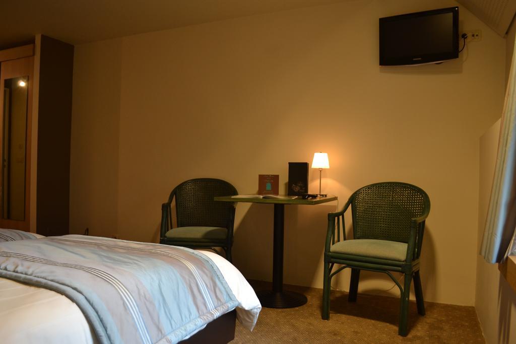 Golf & Hotel De Falnuee Mazy Rom bilde