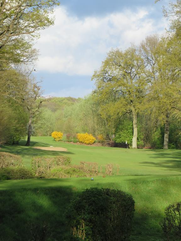 Golf & Hotel De Falnuee Mazy Eksteriør bilde